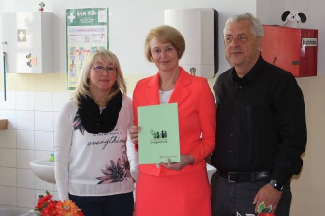 https://www.facebook.com/buergerstiftungmagdeburg/photos/pcb.1195674060457440/1195673773790802/?type=3&theater